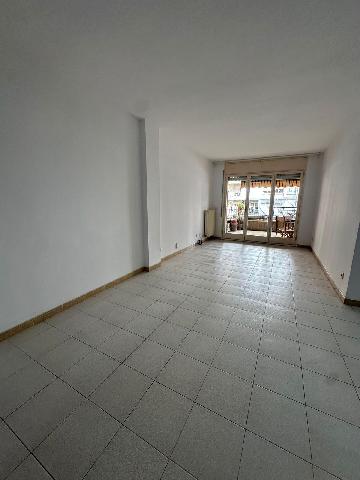 Imagen 4 Inmueble 303376 - Piso en alquiler en Girona / Pis de 108 m²  al costat del Col-legi Masmitjà.