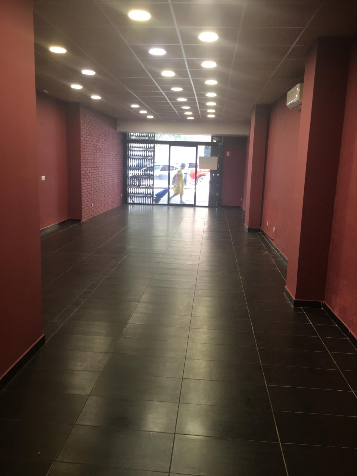 Imagen 3 Local Comercial en alquiler en Girona / Local diafan de 111 m2 al c/ de la Creu