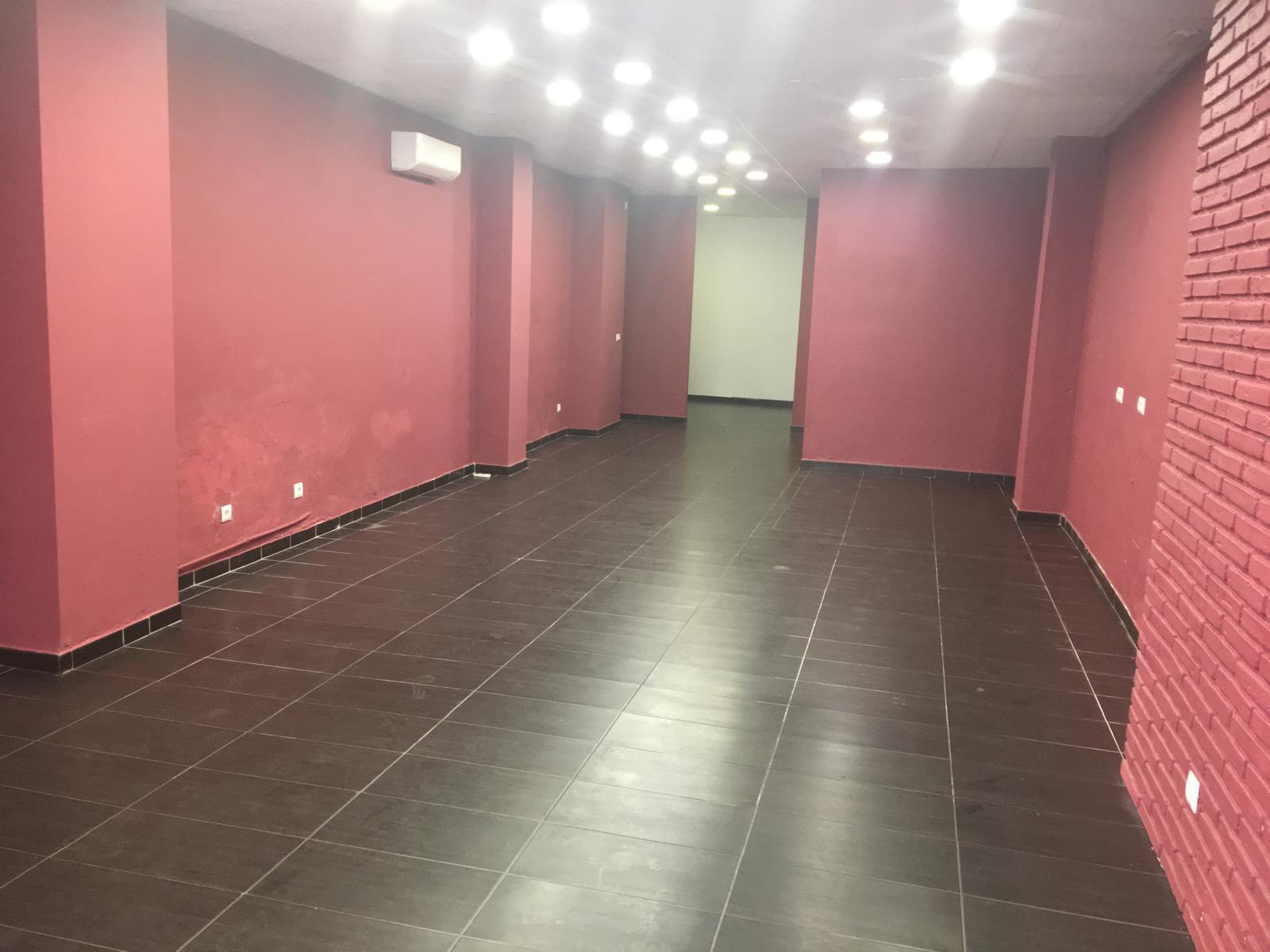 Imagen 2 Local Comercial en alquiler en Girona / Local diafan de 111 m2 al c/ de la Creu