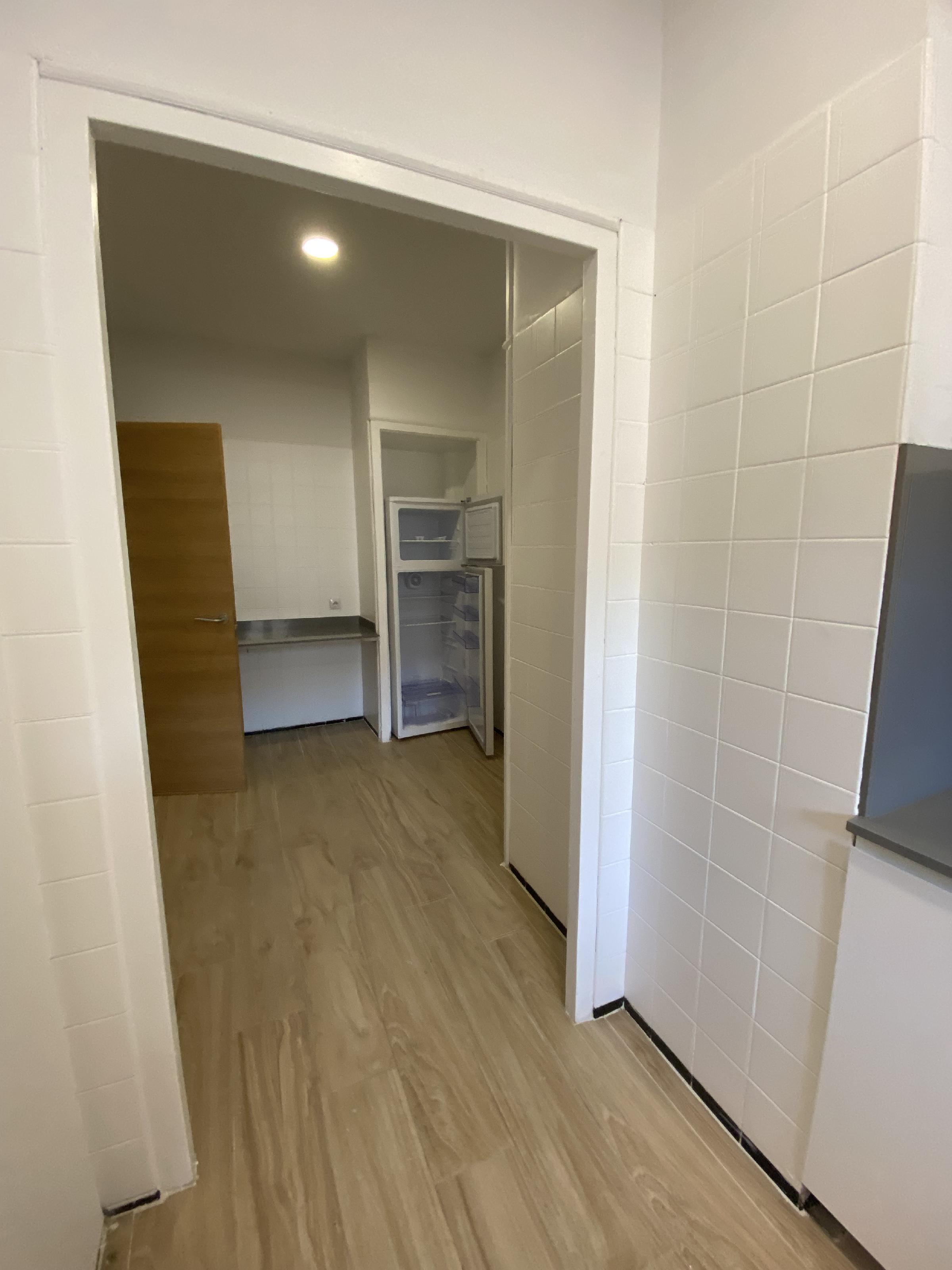 Imagen 10 Piso en alquiler en Girona / Pis reformat de 154m2 al costat del Parc de Vistalegre