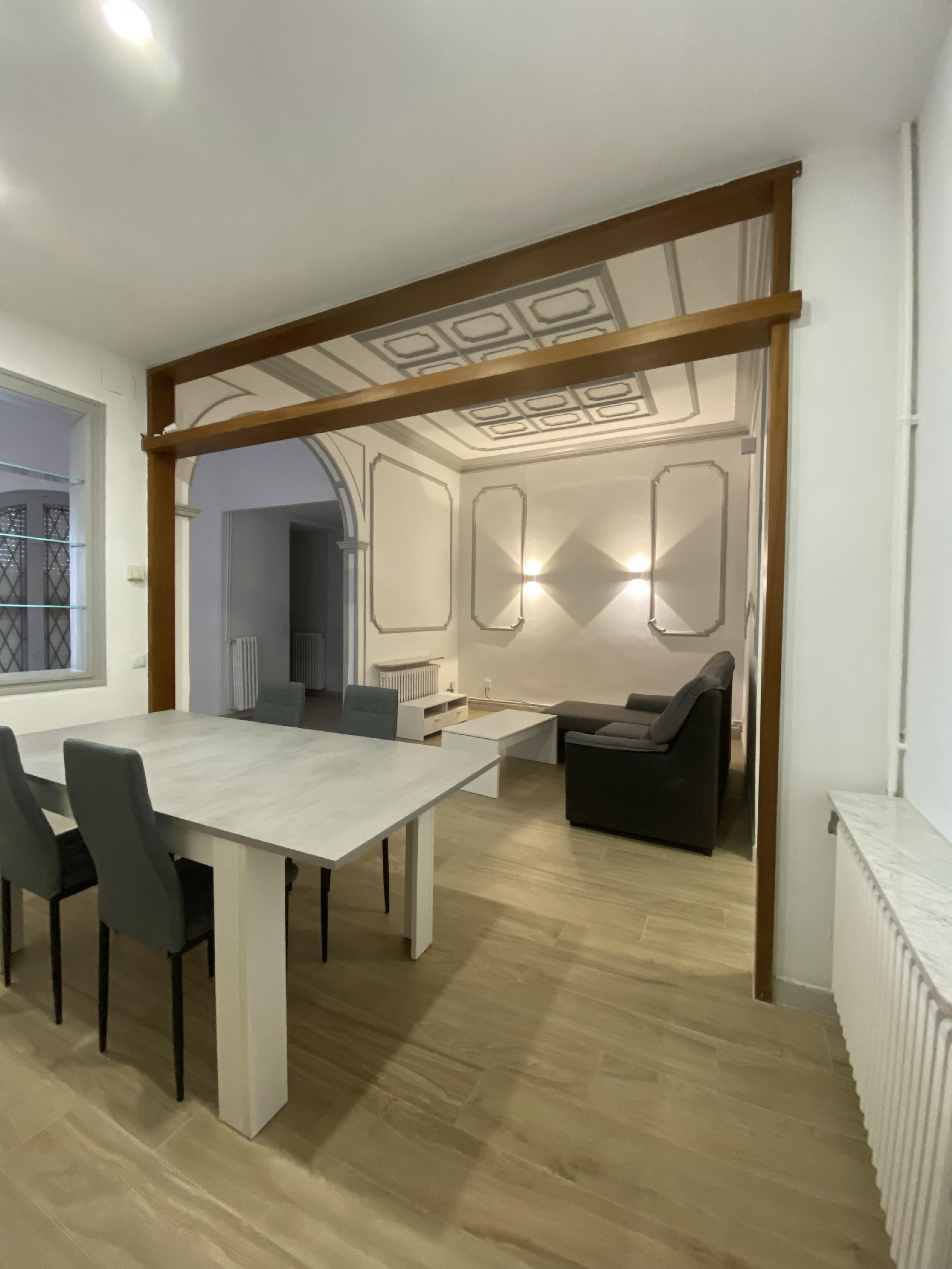 Imagen 2 Piso en alquiler en Girona / Pis reformat de 154m2 al costat del Parc de Vistalegre