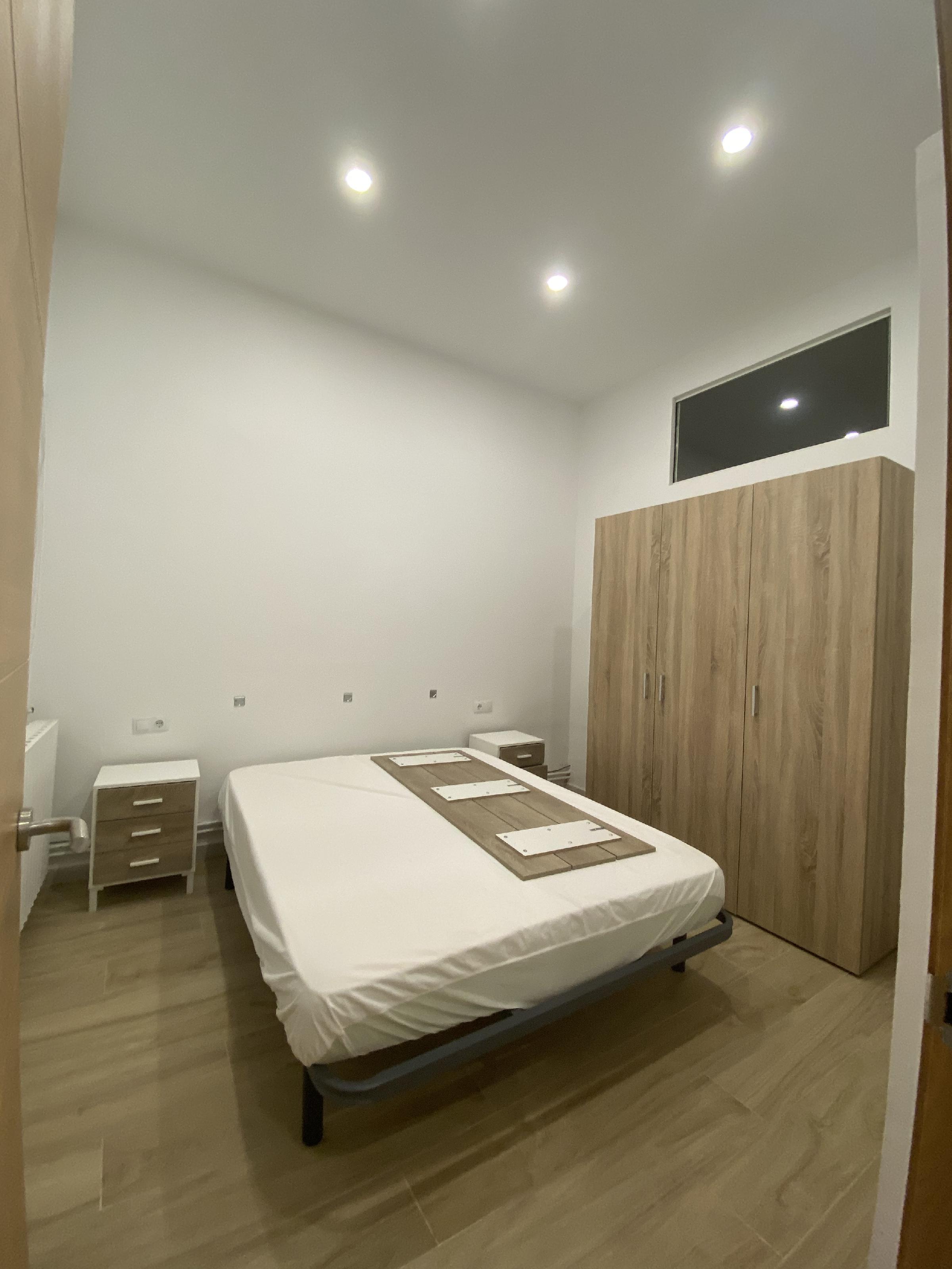Imagen 16 Piso en alquiler en Girona / Pis reformat de 154m2 al costat del Parc de Vistalegre