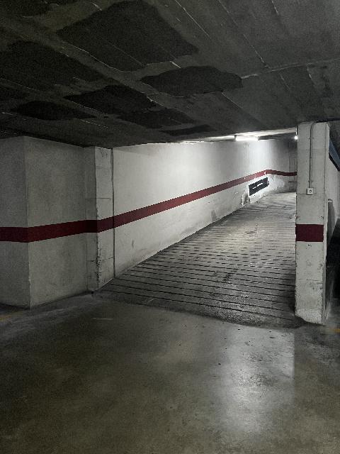 Imagen 8 Inmueble 304430 - Parking Coche en alquiler en Girona / Parking de cotxe mitjà- gran zona de l´Escola d´Idiomes