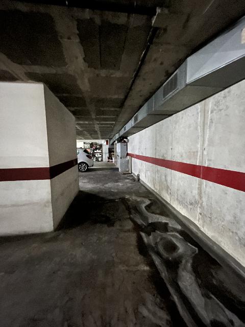 Imagen 4 Inmueble 304430 - Parking Coche en alquiler en Girona / Parking de cotxe mitjà- gran zona de l´Escola d´Idiomes