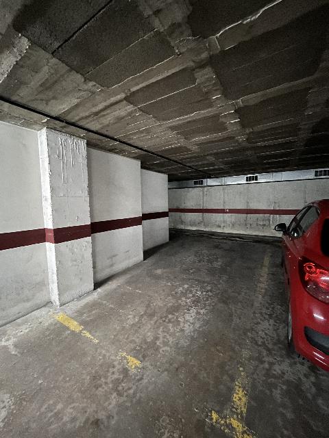 Imagen 1 Inmueble 304430 - Parking Coche en alquiler en Girona / Parking de cotxe mitjà- gran zona de l´Escola d´Idiomes