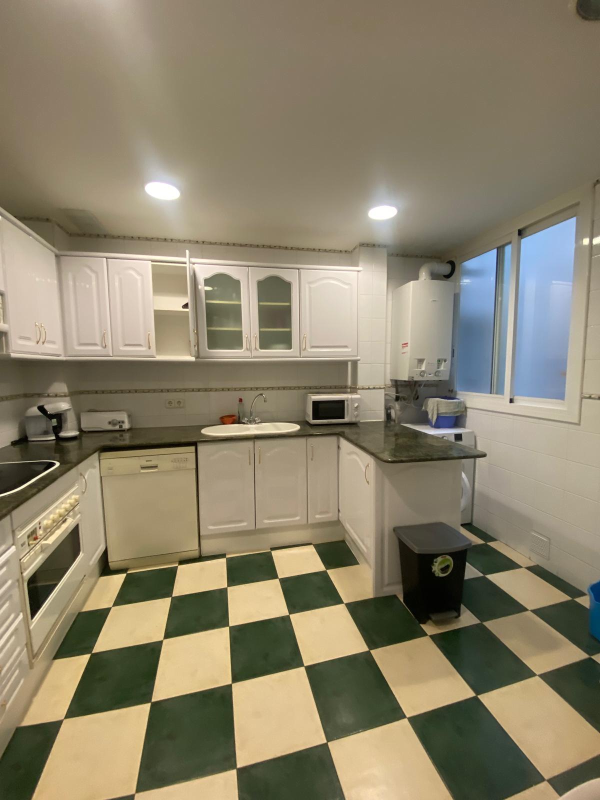 Imagen 4 Piso en venta en Girona / Pis de 91m2 al costat de l´estacio de tren i bus