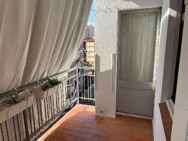 Imagen 4 Inmueble 304721 - Piso en venta en Girona / Pis de 66m2 a prop de l´estació de tren - bus de Girona