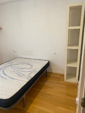 Imagen 13 Inmueble 304823 - Piso en alquiler en Girona / Habitacions grans en lloguer per estudiants al centre 