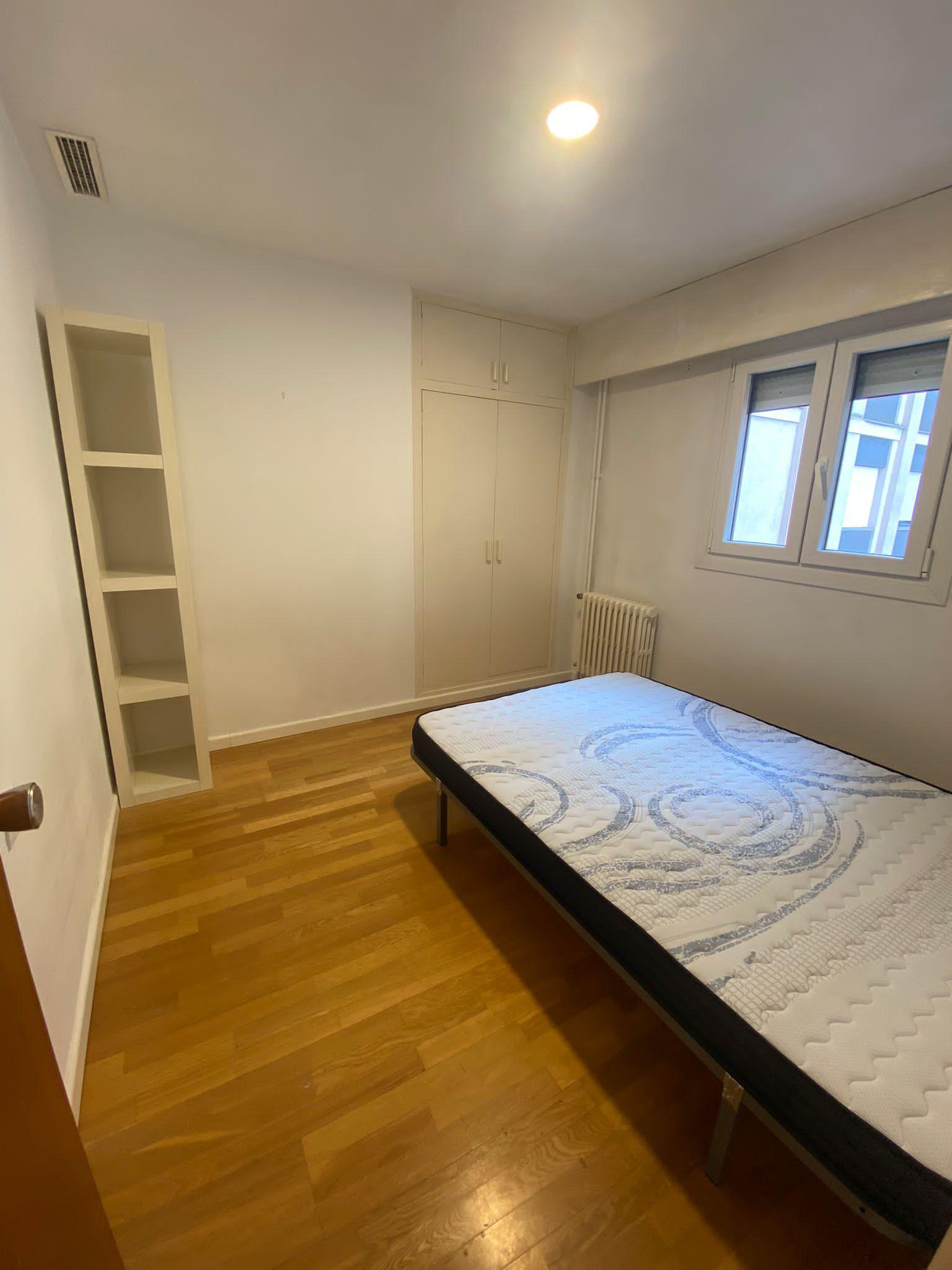 Imagen 18 Piso en alquiler en Girona / Habitacions grans en lloguer per estudiants al centre 