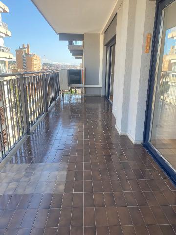 Imagen 4 Inmueble 304823 - Piso en alquiler en Girona / Habitacions grans en lloguer per estudiants al centre 