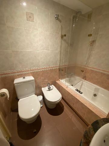 Imagen 23 Inmueble 304823 - Piso en alquiler en Girona / Habitacions grans en lloguer per estudiants al centre 