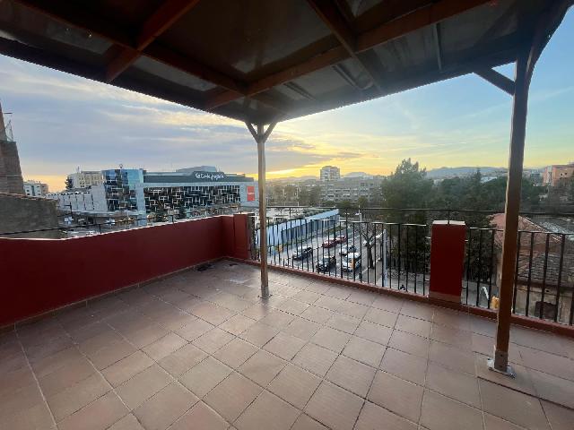 Imagen 3 Inmueble 304920 - Piso en alquiler en Girona / Pis de lloguer per estudiants106m2 al costat de Corte Inglés 