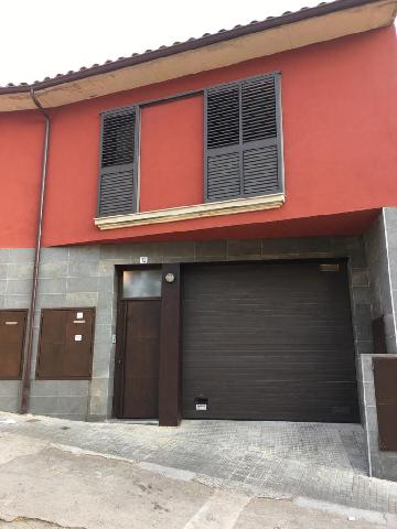 Imagen 1 Inmueble 305532 - Casa Adosada en alquiler en Girona / Casa adosada amb jardi al Barri Vell de Girona