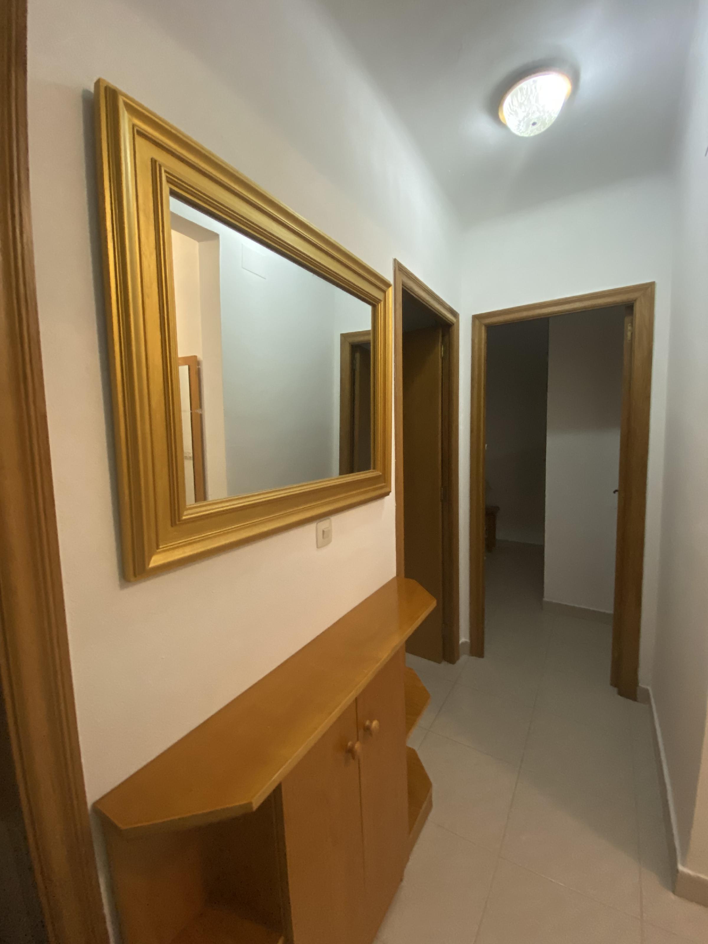 Imagen 3 Piso en alquiler en Girona / Pis de 2 habitacions al costat del Corte Ingles