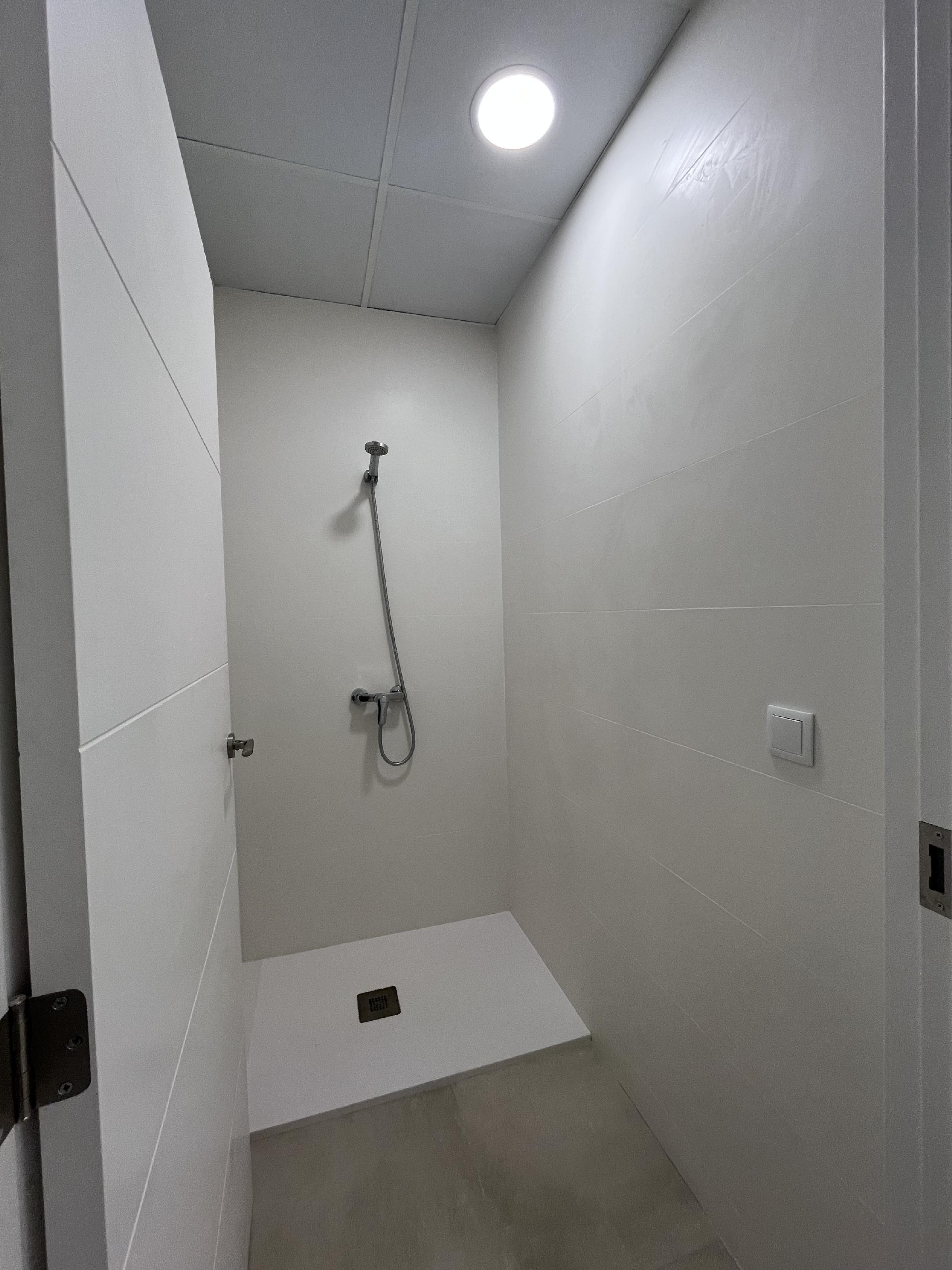 Imagen 5 Local Comercial en alquiler en Cassà De La Selva / Local-oficina de 94m2 acabat de reforma...