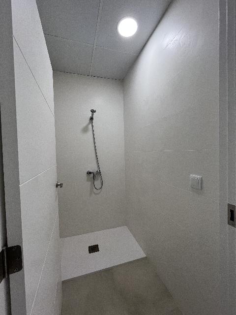 Imagen 5 Inmueble 305902 - Local Comercial en alquiler en Cassà De La Selva / Local-oficina de 94m2 acabat de reforma...