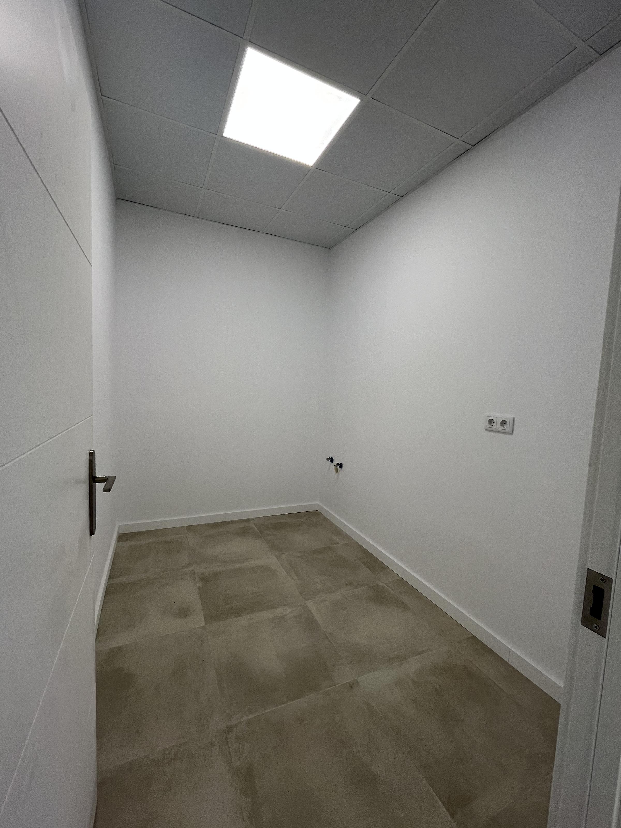 Imagen 7 Local Comercial en alquiler en Cassà De La Selva / Local-oficina de 94m2 acabat de reforma...