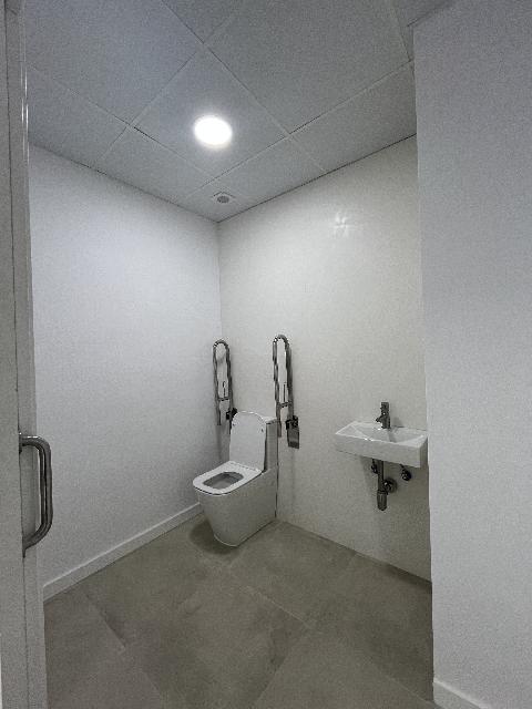 Imagen 10 Inmueble 305902 - Local Comercial en alquiler en Cassà De La Selva / Local-oficina de 94m2 acabat de reforma...