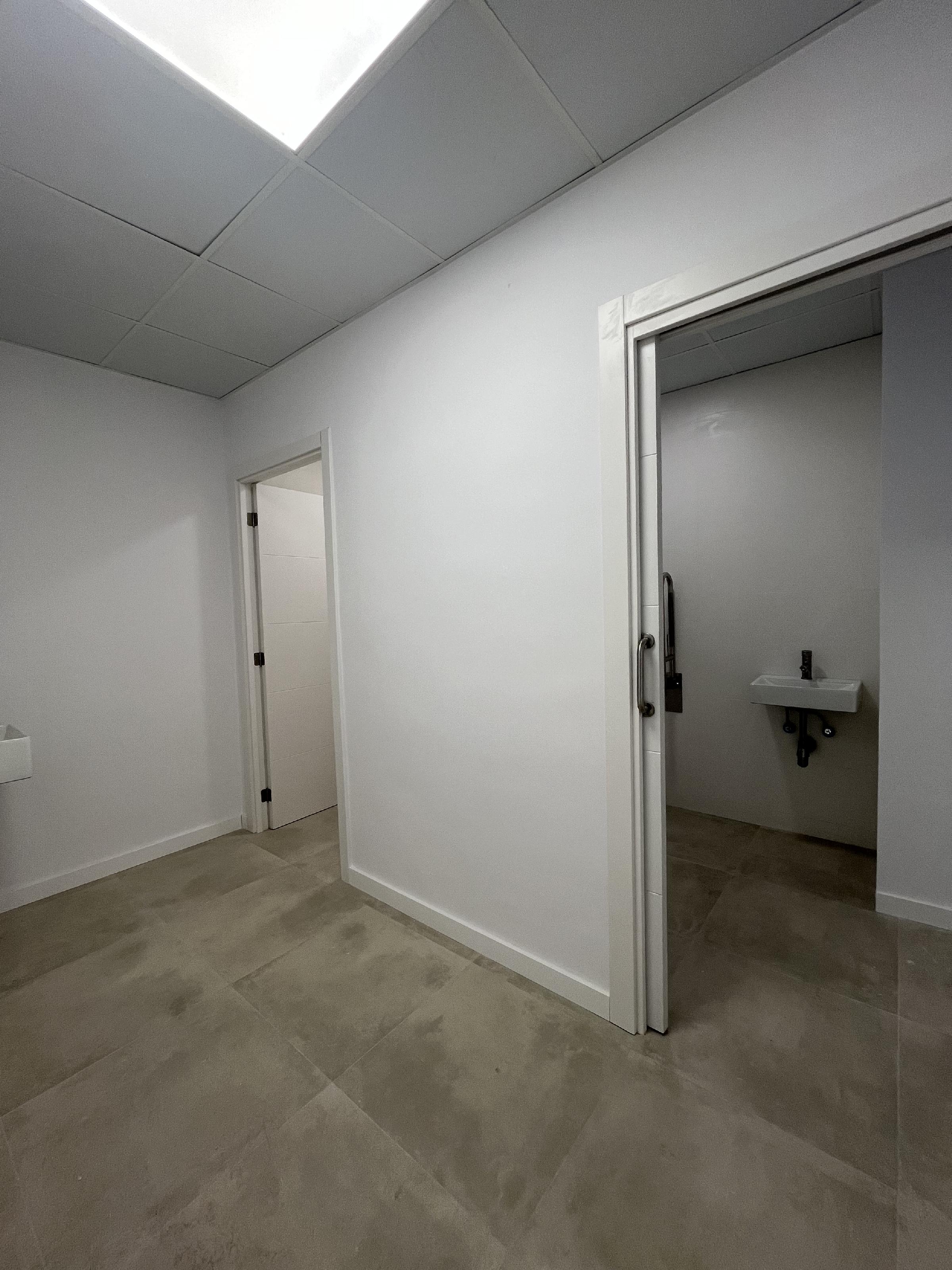 Imagen 8 Local Comercial en alquiler en Cassà De La Selva / Local-oficina de 94m2 acabat de reforma...