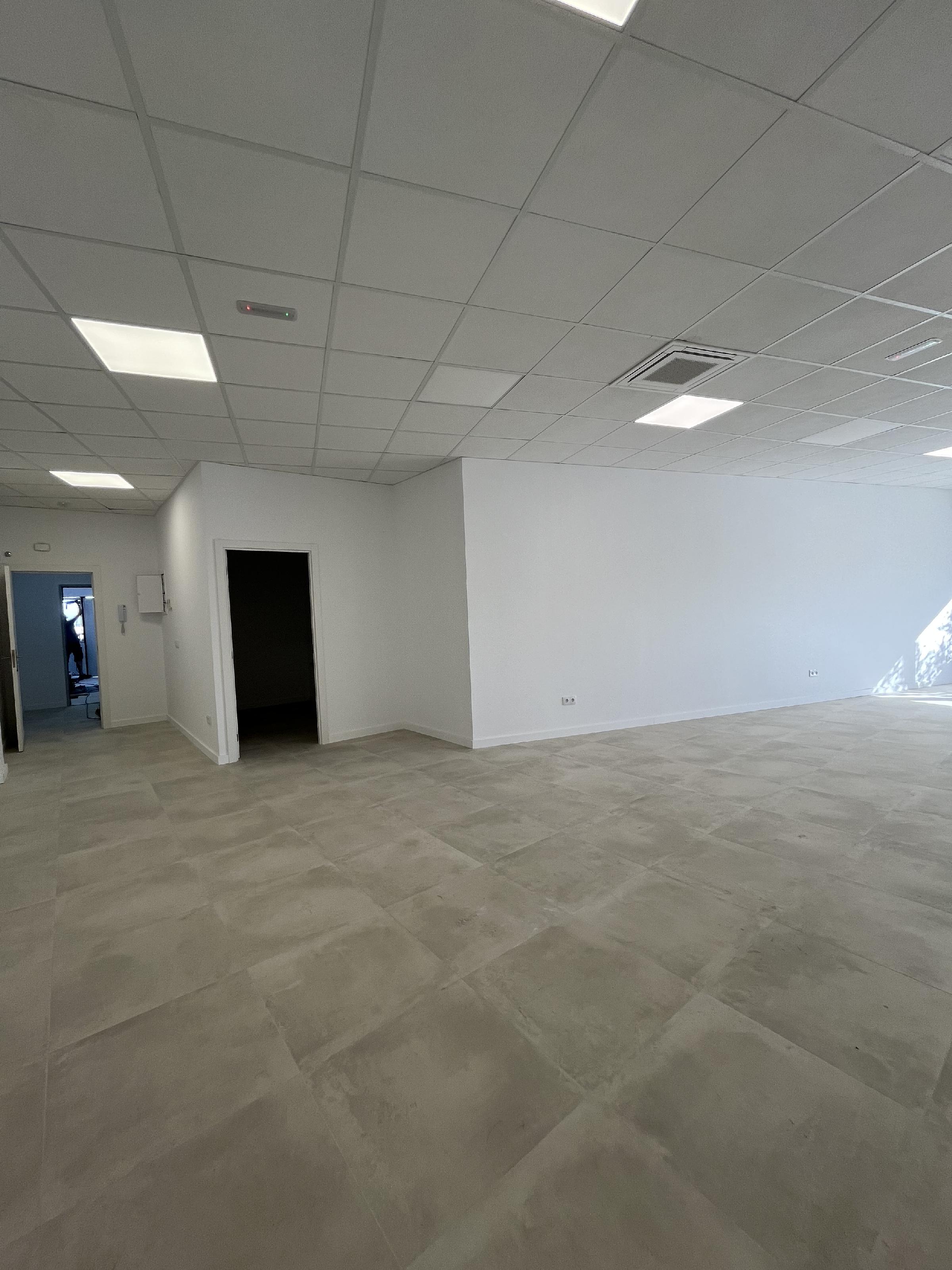 Imagen 6 Local Comercial en alquiler en Cassà De La Selva / Local-oficina de 94m2 acabat de reforma...