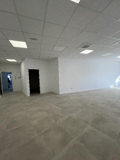 Imagen 6 Inmueble 305902 - Local Comercial en alquiler en Cassà De La Selva / Local-oficina de 94m2 acabat de reforma...