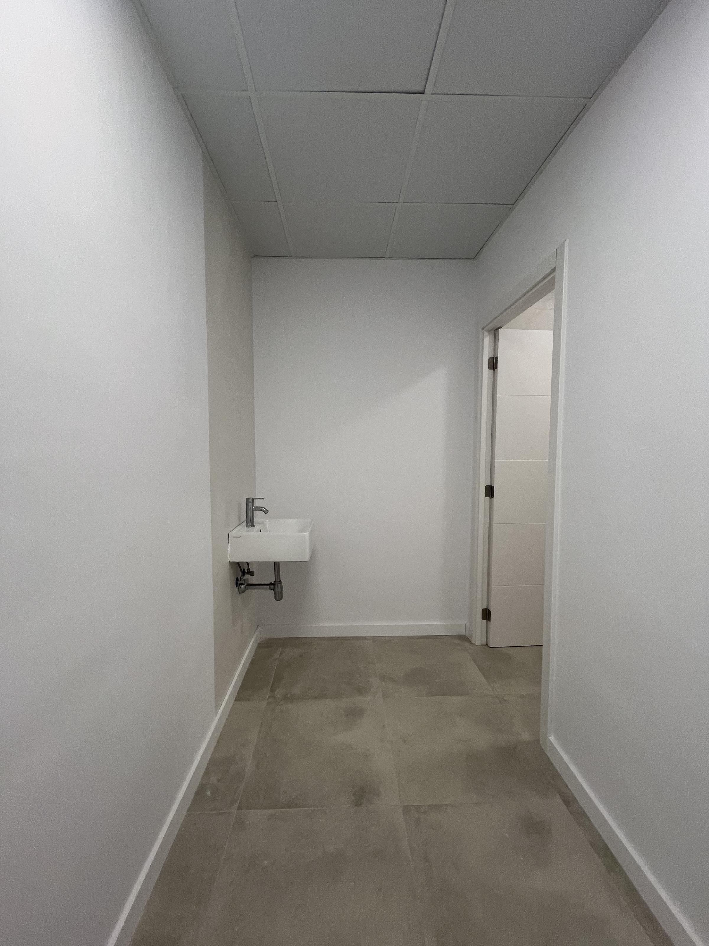 Imagen 9 Local Comercial en alquiler en Cassà De La Selva / Local-oficina de 94m2 acabat de reforma...