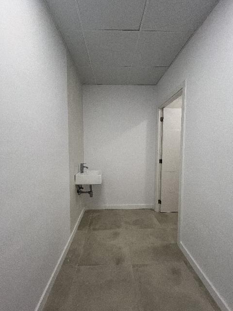 Imagen 9 Inmueble 305902 - Local Comercial en alquiler en Cassà De La Selva / Local-oficina de 94m2 acabat de reforma...