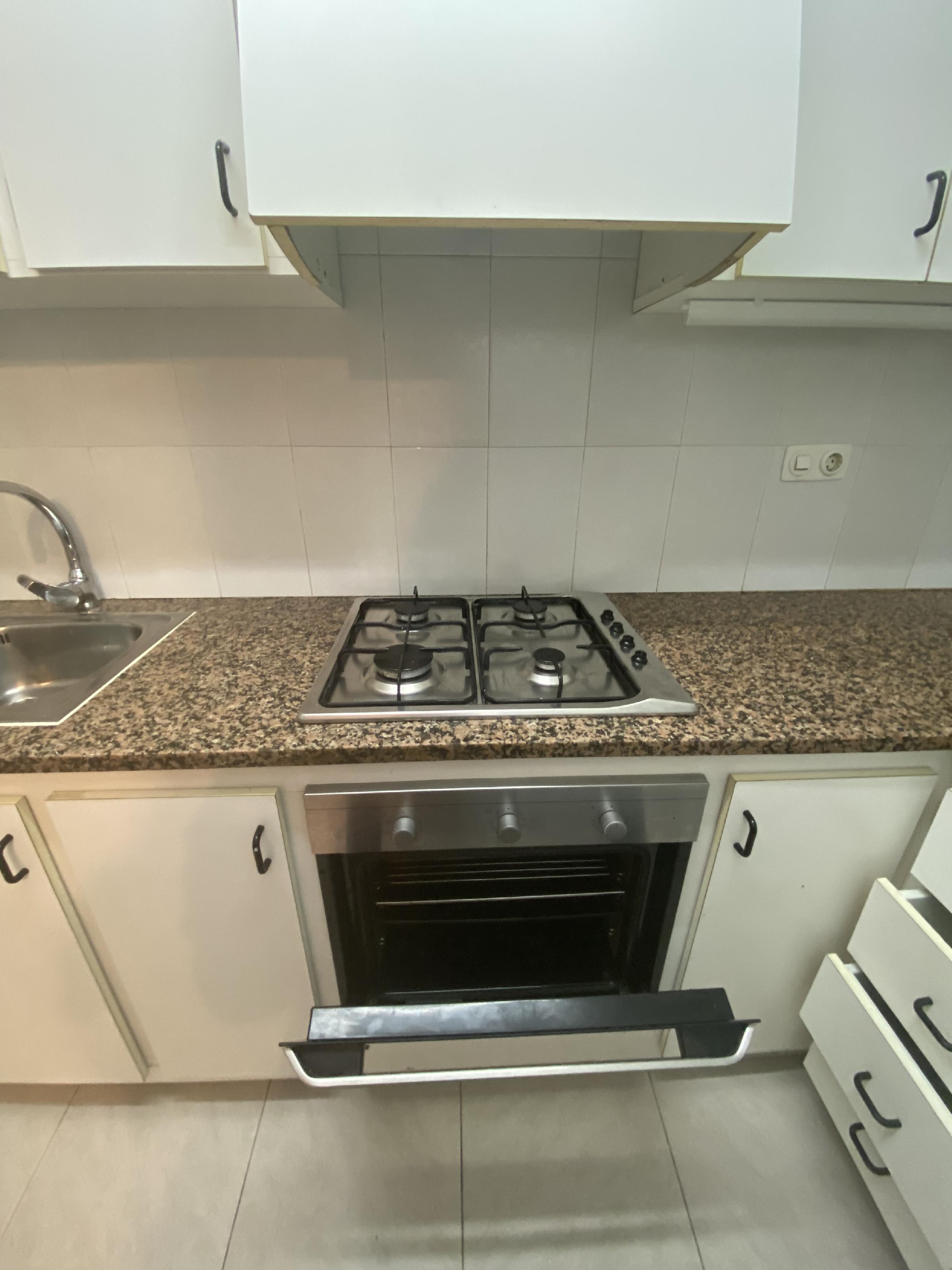 Imagen 8 Piso en alquiler en Girona / Pis de 2 habitacions al costat del Corte Ingles