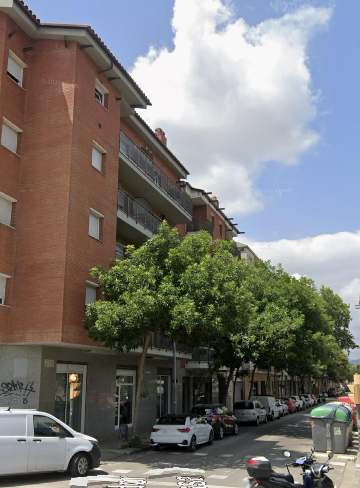 Imagen 6 Parking Coche en alquiler en Girona / Parking de 21 m2 construïts per a cotxe gran-mitjà.