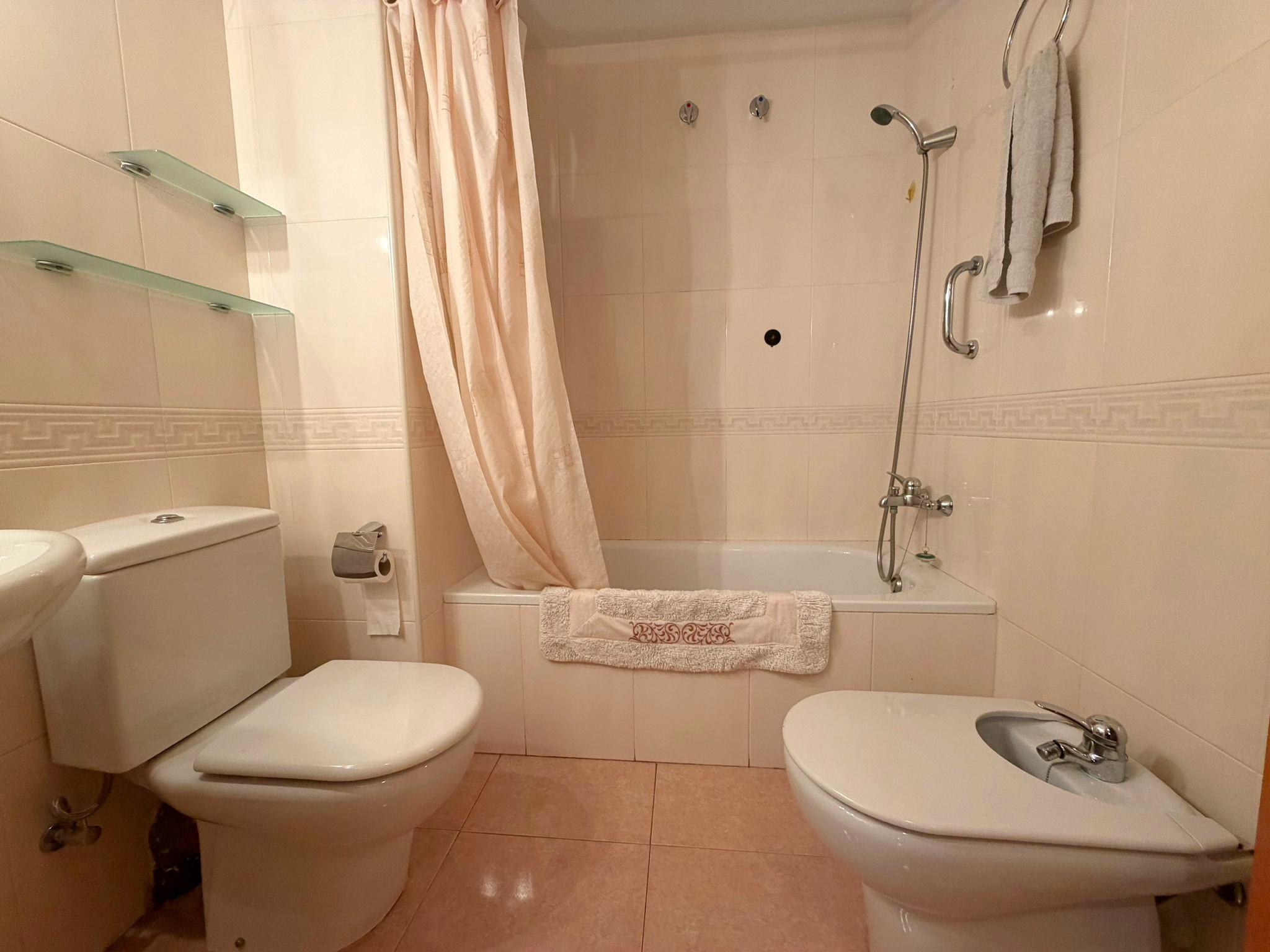 Imagen 16 Piso en venta en Hospitalet De Llobregat L´ / Centro Comercial Gran Via 2