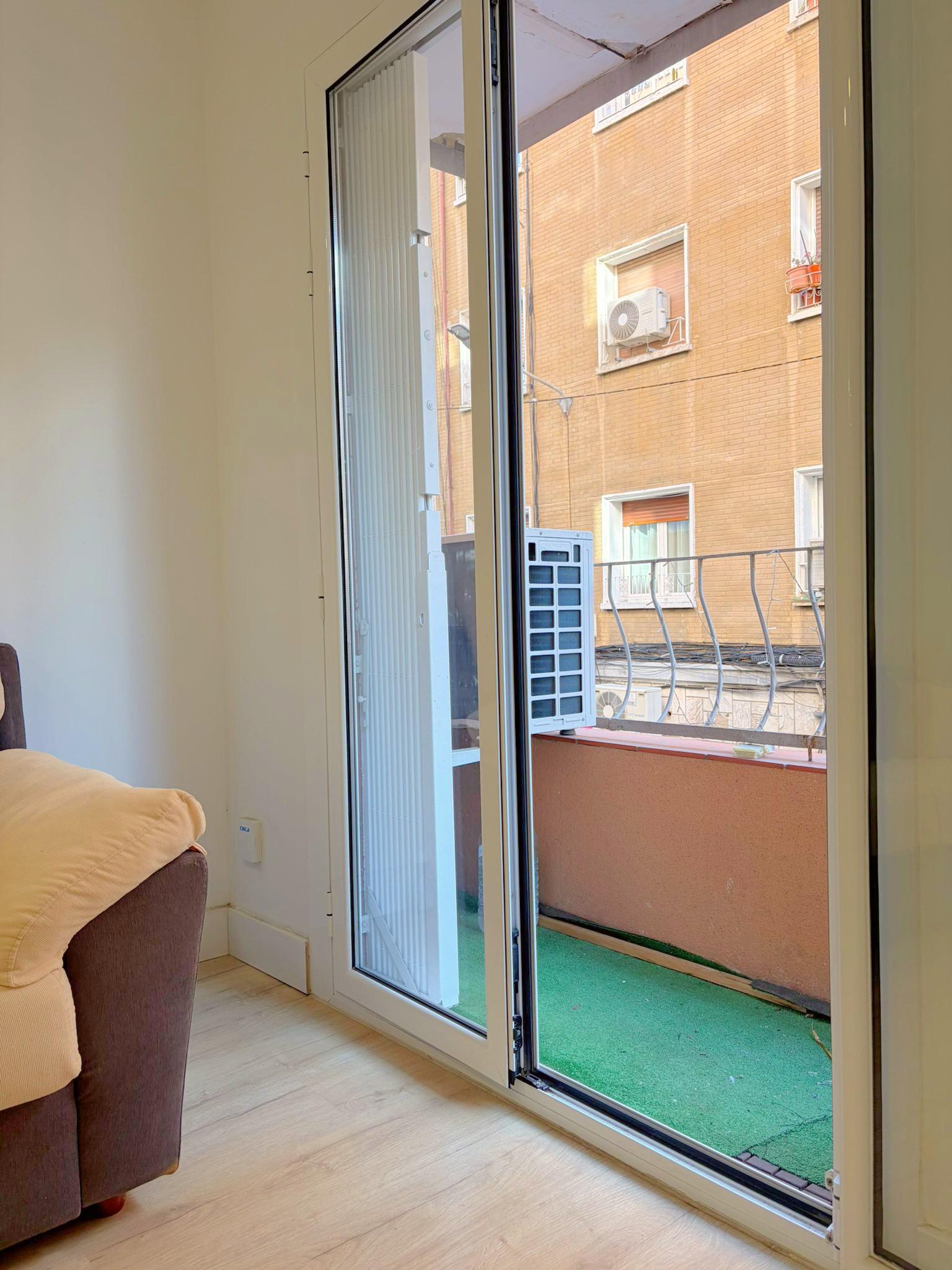 Imagen 2 Piso en venta en Hospitalet De Llobregat L´ / Junto Mercado de Collblanc