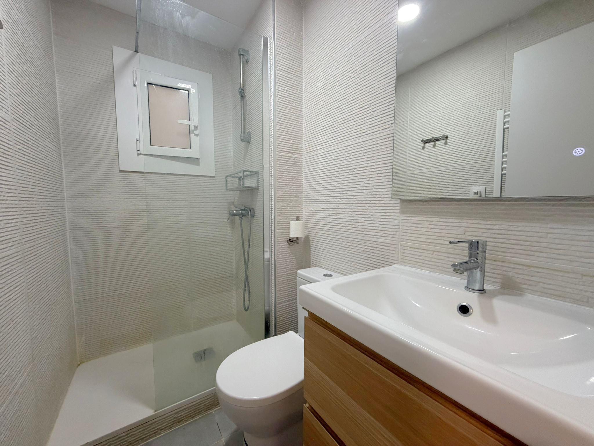 Imagen 4 Piso en venta en Hospitalet De Llobregat L´ / Junto Mercado de Collblanc