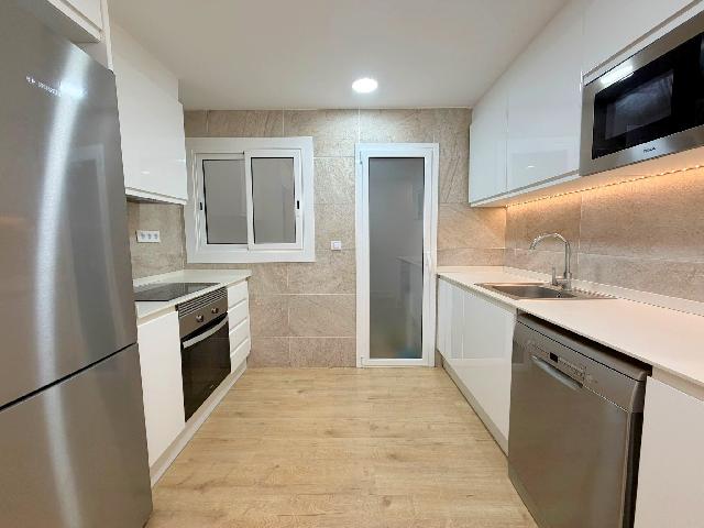 Imagen 3 Inmueble 300374 - Piso en venta en Hospitalet De Llobregat (L´) / Junto Mercado de Collblanc