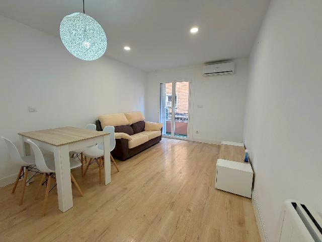 Imagen 1 Inmueble 300374 - Piso en venta en Hospitalet De Llobregat (L´) / Junto Mercado de Collblanc