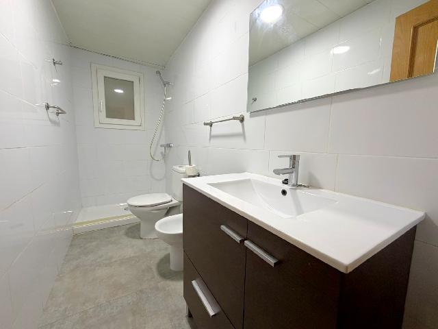 Imagen 4 Inmueble 300745 - Piso en venta en Hospitalet De Llobregat (L´) / Junto Metro L1 Santa Eulalia