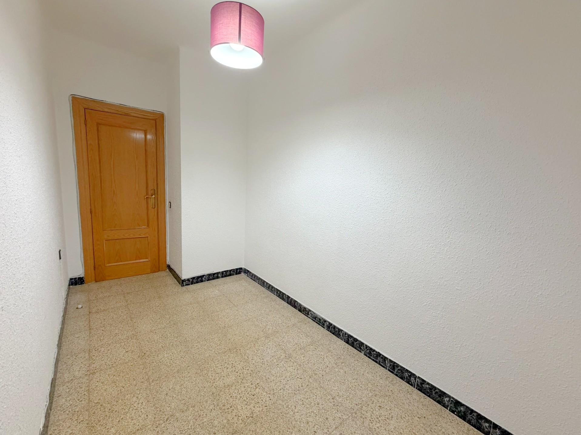 Imagen 17 Piso en venta en Hospitalet De Llobregat L´ / Junto Metro L1 Santa Eulalia
