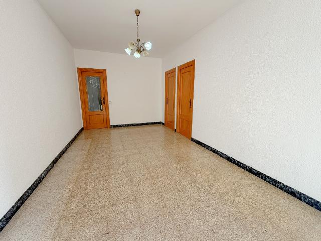 Imagen 7 Inmueble 300745 - Piso en venta en Hospitalet De Llobregat (L´) / Junto Metro L1 Santa Eulalia