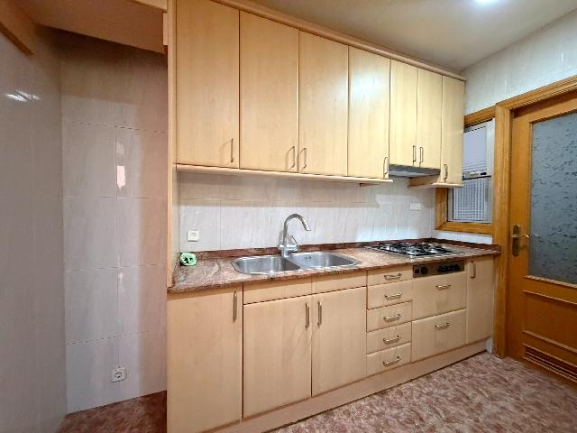 Imagen 10 Inmueble 300745 - Piso en venta en Hospitalet De Llobregat (L´) / Junto Metro L1 Santa Eulalia