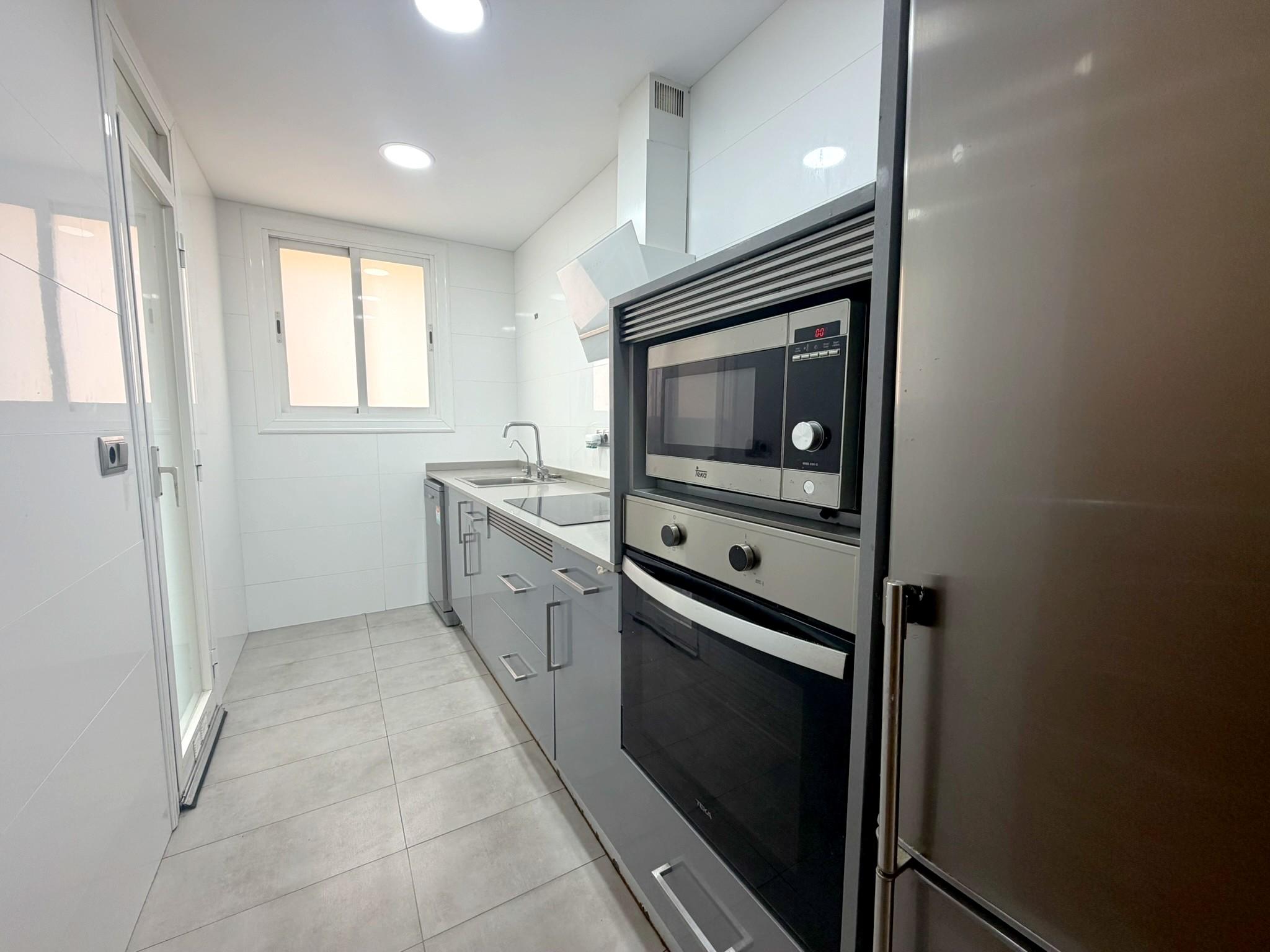 Imagen 3 Piso en venta en Hospitalet De Llobregat L´ / Junto Rambla Just Oliveras