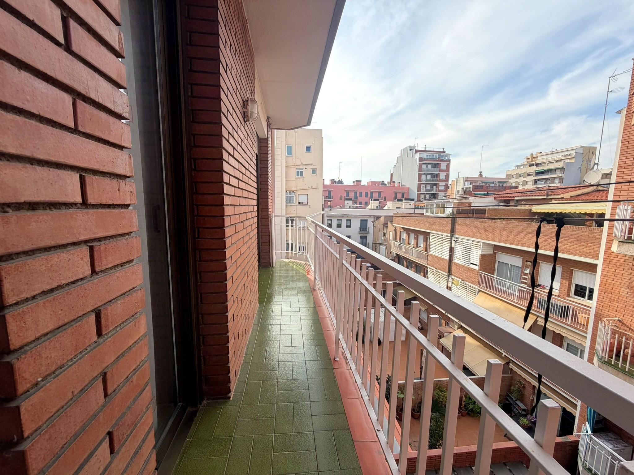 Imagen 1 Piso en venta en Hospitalet De Llobregat L´ / Junto Rambla Just Oliveras