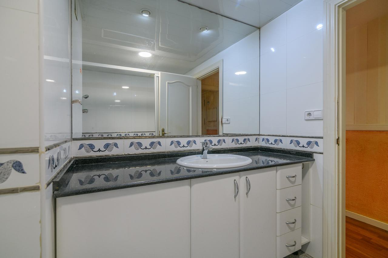 Imagen 18 Piso en venta en Hospitalet De Llobregat L´ / Junto Rambla Just Oliveras