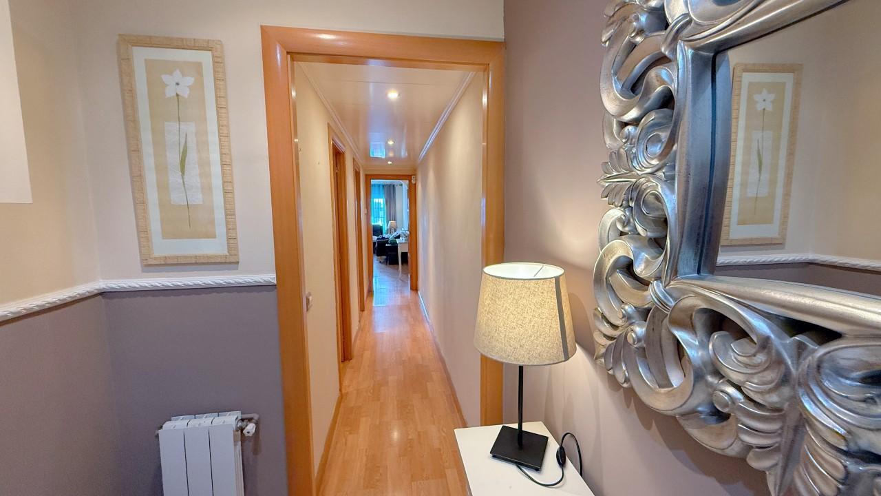 Imagen 13 Piso en venta en Hospitalet De Llobregat L´ / Junto metro L1 Santa Eulalia