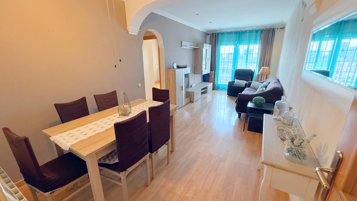 Imagen 1 Piso en venta en Hospitalet De Llobregat L´ / Junto metro L1 Santa Eulalia