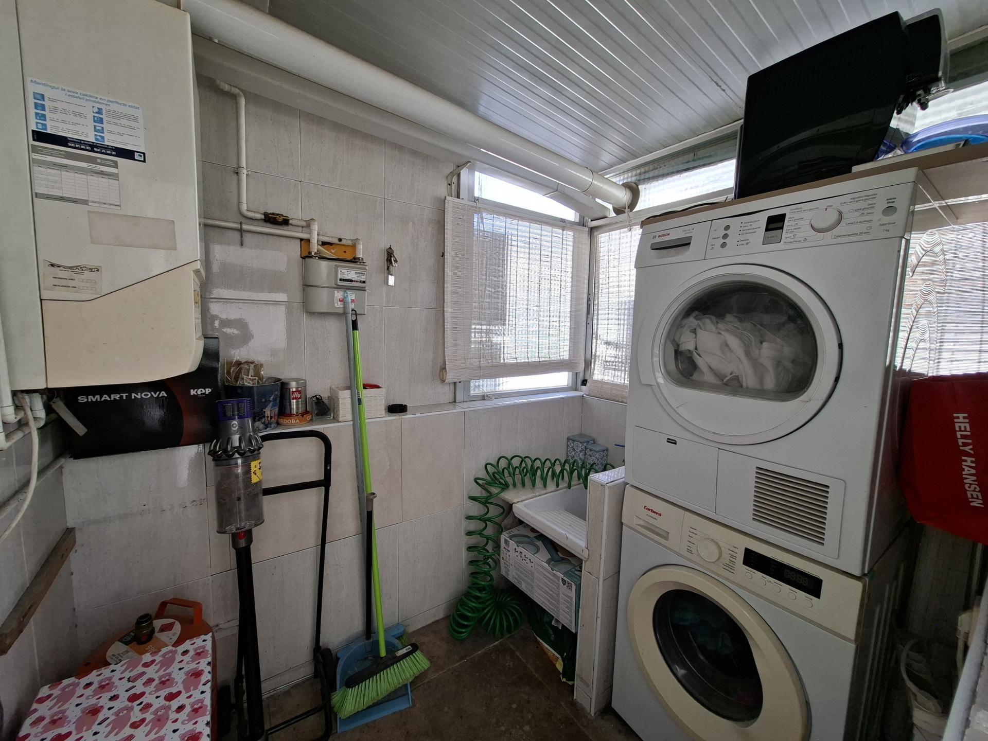 Imagen 20 Piso en venta en Esplugues De Llobregat / Junto Metro Can Vidalet