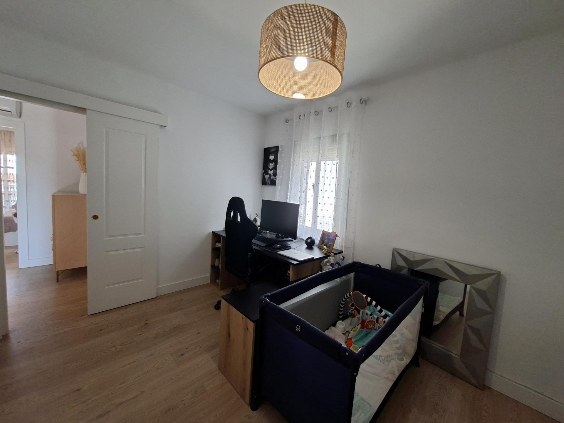 Imagen 7 Piso en venta en Esplugues De Llobregat / Junto Metro Can Vidalet