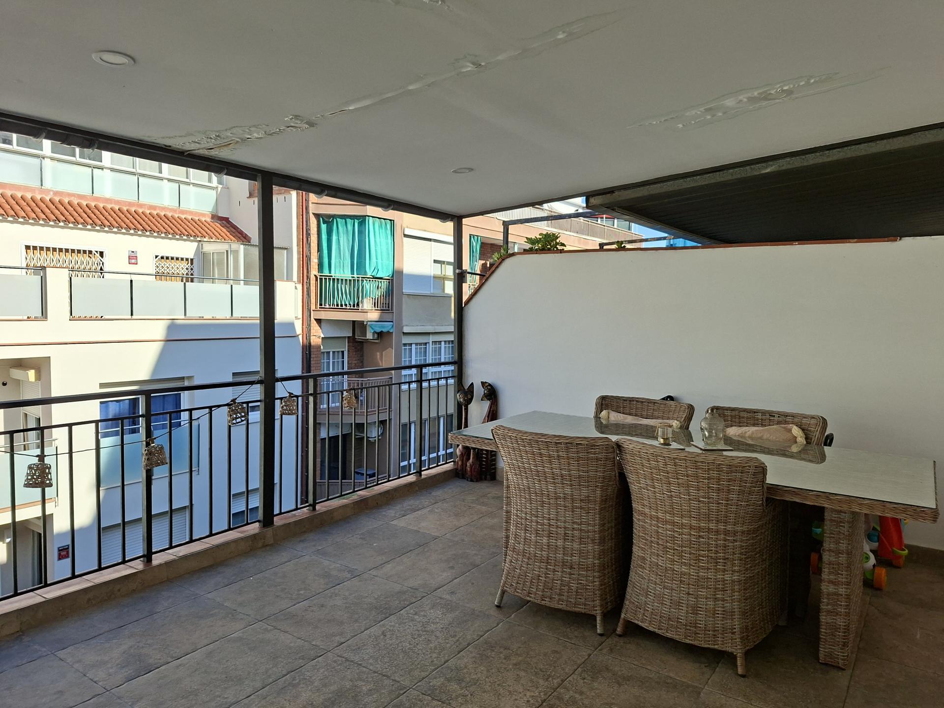 Imagen 31 Piso en venta en Esplugues De Llobregat / Junto Metro Can Vidalet