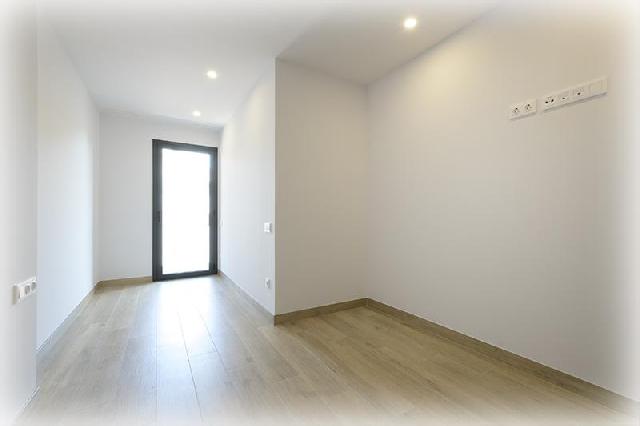 Imagen 5 Inmueble 302179 - Piso en venta en Hospitalet De Llobregat (L´) / Junto C/ Montseny