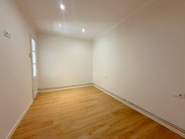 Imagen 7 Inmueble 302358 - Piso en venta en Hospitalet De Llobregat (L´) / Junto Mercado Santa Eulalia
