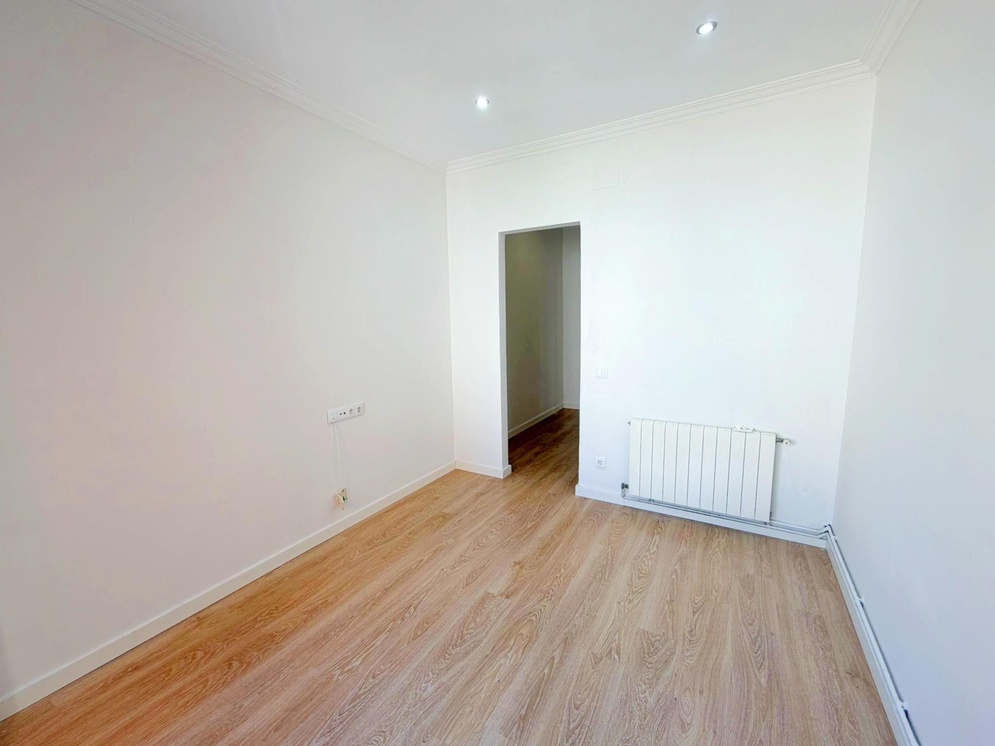 Imagen 9 Piso en venta en Hospitalet De Llobregat L´ / Junto Mercado Santa Eulalia