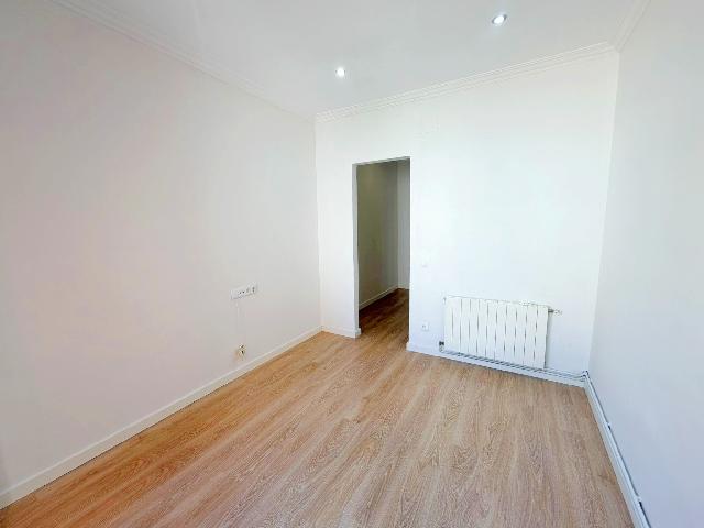 Imagen 9 Inmueble 302358 - Piso en venta en Hospitalet De Llobregat (L´) / Junto Mercado Santa Eulalia